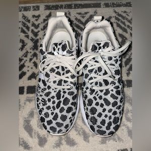 Adidas recycled sneakers size 5 women